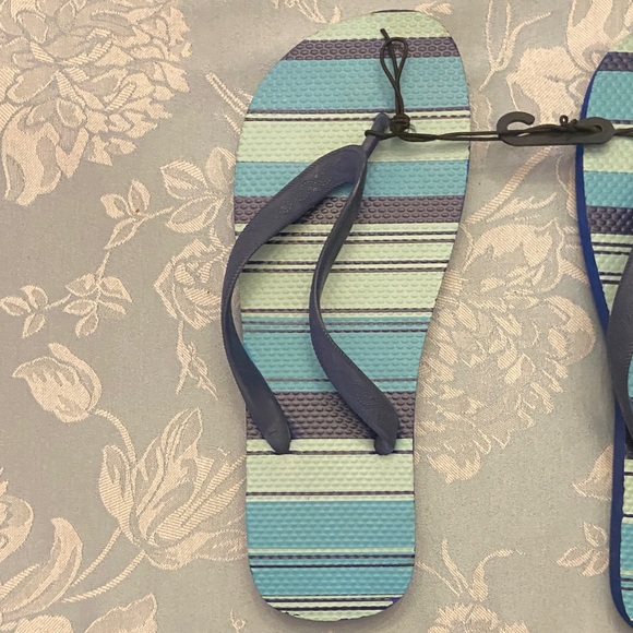 Eddie Bauer Striped Blue and Green Flip Flops NWT - Picture 6 of 7